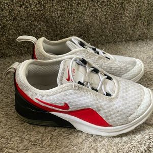 Nike air max motion 2 size 11C
